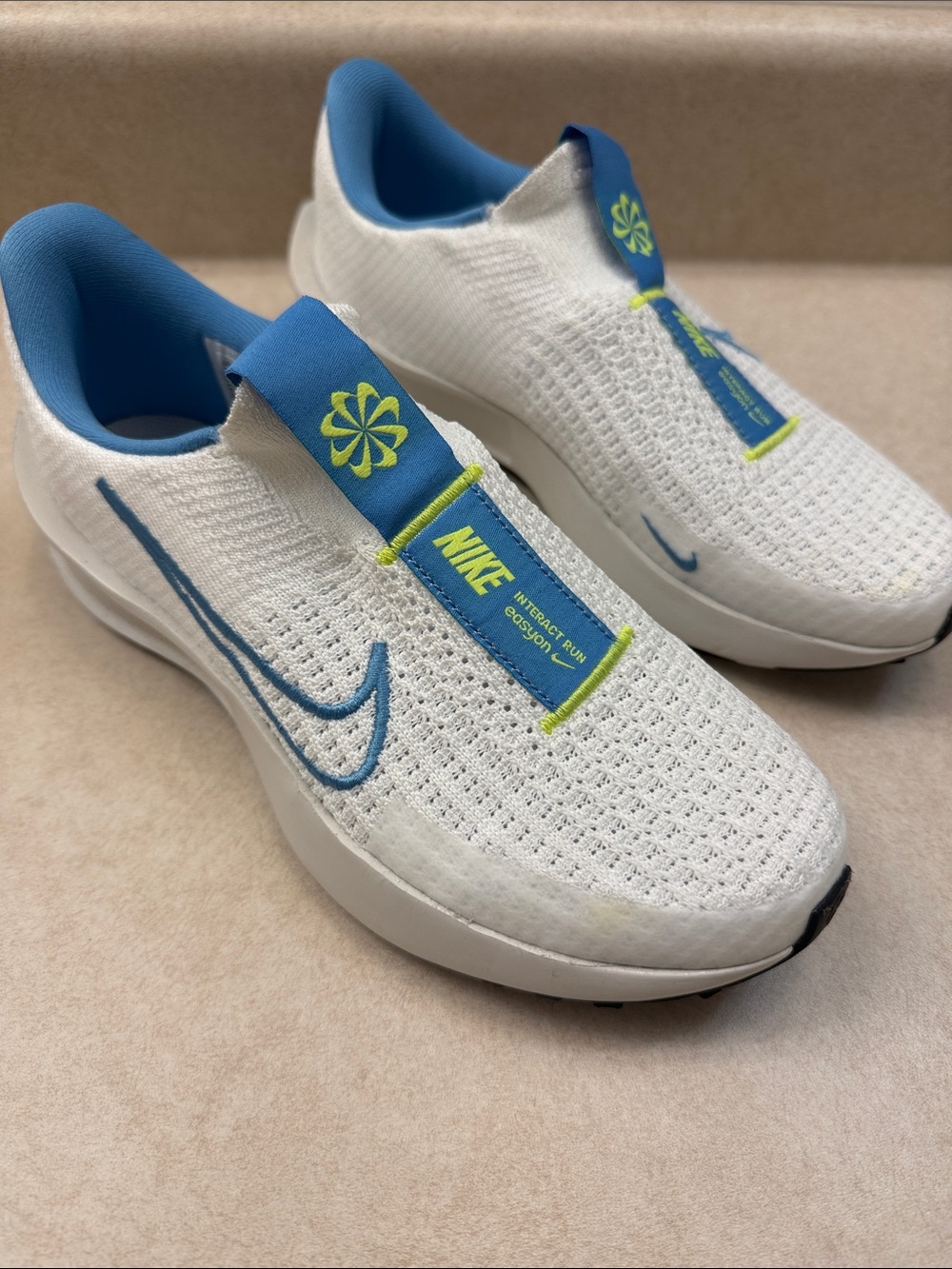 Nike Knit Easy-On Sneakers